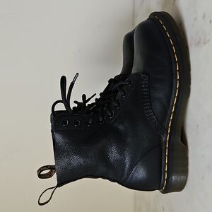 DR.MARTENS: Classic Soft Black Leather 1460 Pascal Combat Boots